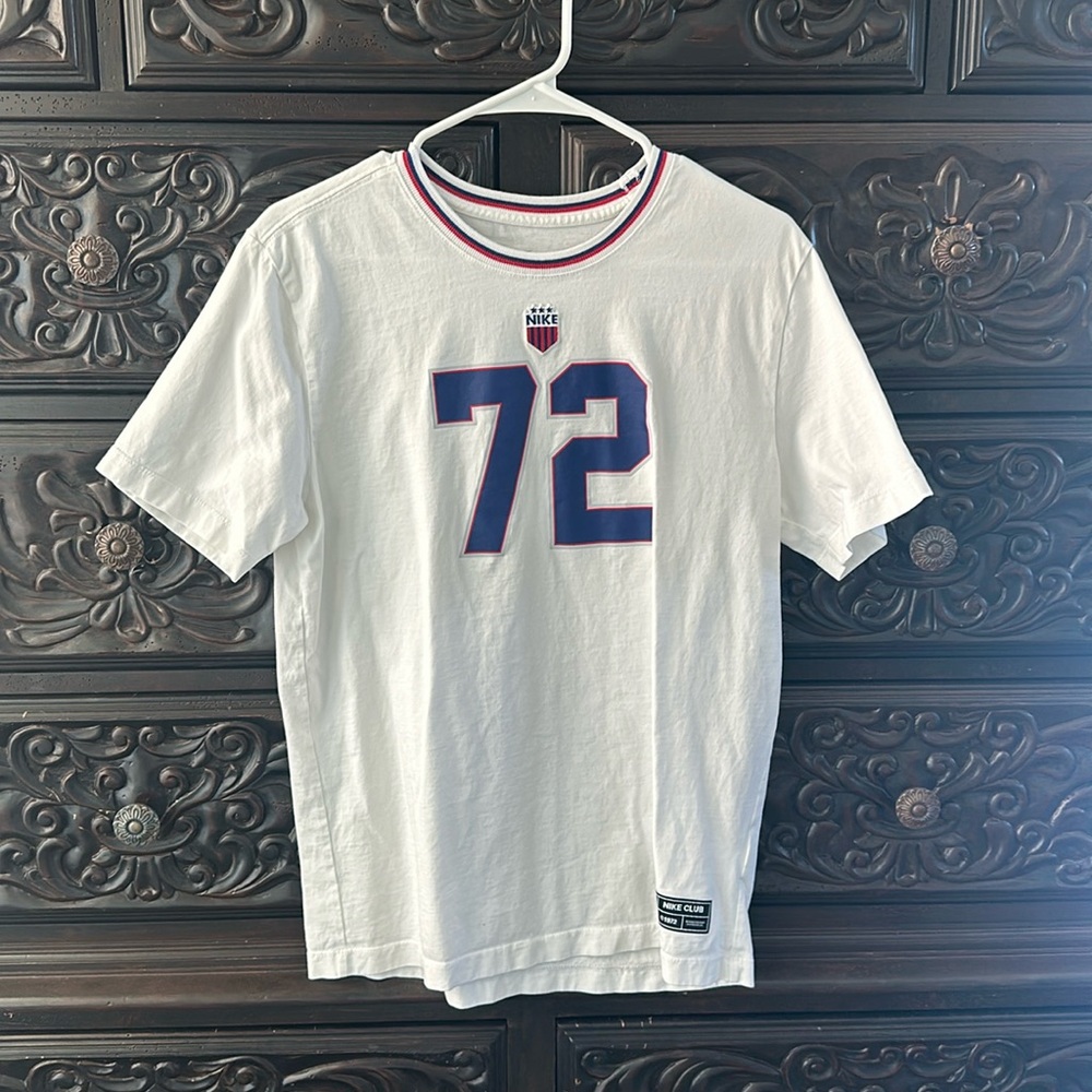Nike T size large could be unisex